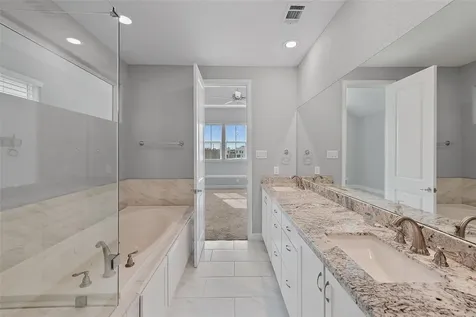 1221 W 19th Street B Houston TX 77008