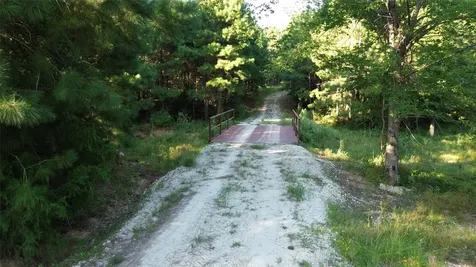 511 County Road 112 Elkhart TX 75839