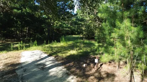 511 County Road 112 Elkhart TX 75839