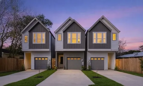 5028 Creekmont Drive Houston TX 77091