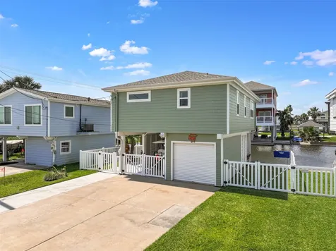 16716 Tahiti Way Jamaica Beach TX 77554
