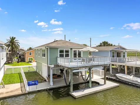 16716 Tahiti Way Jamaica Beach TX 77554