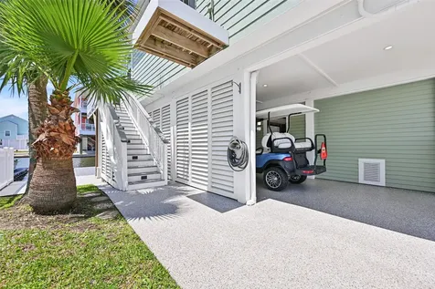 16716 Tahiti Way Jamaica Beach TX 77554