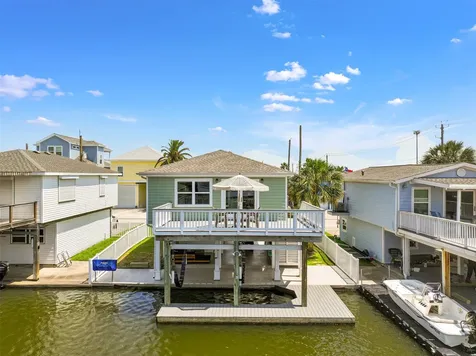 16716 Tahiti Way Jamaica Beach TX 77554