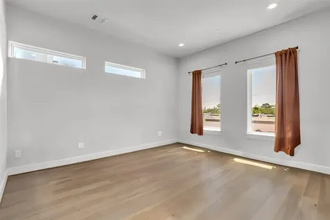 808 Fisher A Houston TX 77018