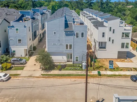 808 Fisher A Houston TX 77018