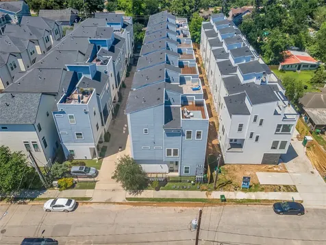 808 Fisher A Houston TX 77018