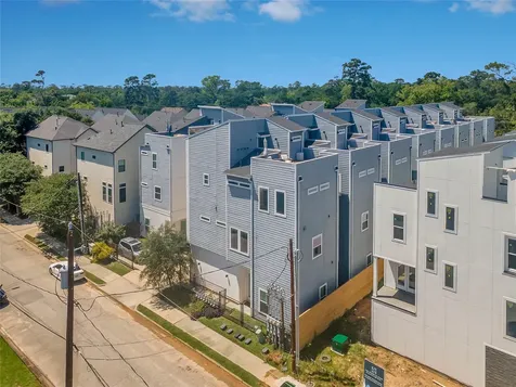 808 Fisher A Houston TX 77018