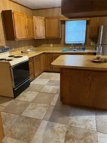 214 Houston Avenue Somerville TX 77879