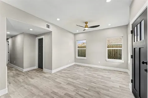 8221 Flaxman Street A Houston TX 77029