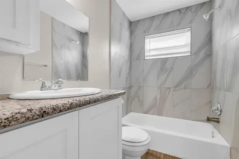 4706 Yellowstone Boulevard 2 Houston TX 77021