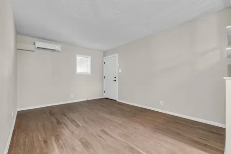 4706 Yellowstone Boulevard 2 Houston TX 77021