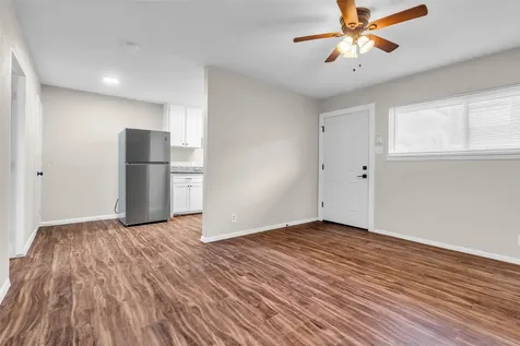 4706 Yellowstone Boulevard 2 Houston TX 77021