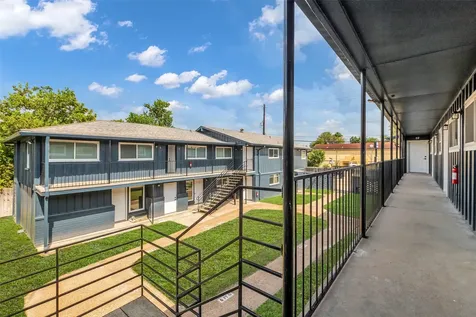 4706 Yellowstone Boulevard 2 Houston TX 77021