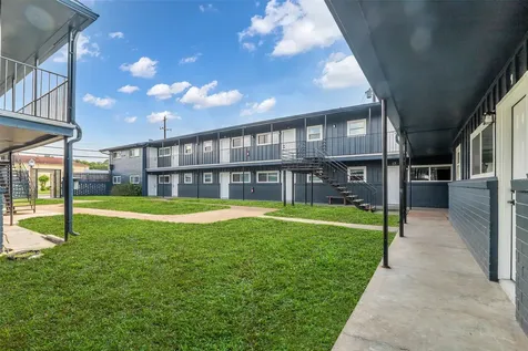 4706 Yellowstone Boulevard 2 Houston TX 77021