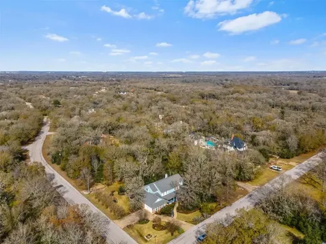 1001 Hemingway Drive College Station TX 77845