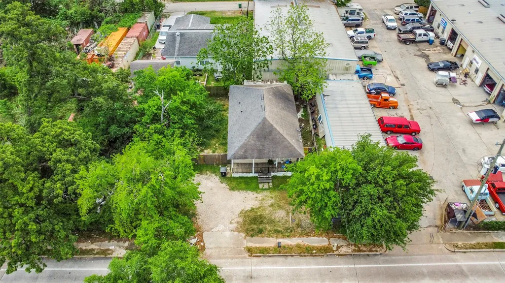 4817 Pinemont Drive Houston TX 77092