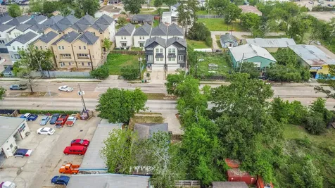 4817 Pinemont Drive Houston TX 77092