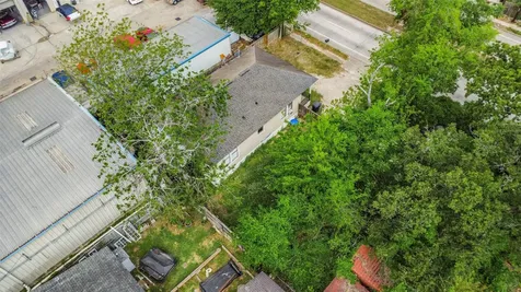 4817 Pinemont Drive Houston TX 77092