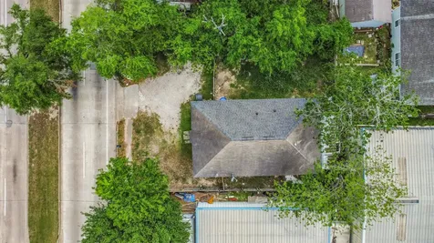 4817 Pinemont Drive Houston TX 77092