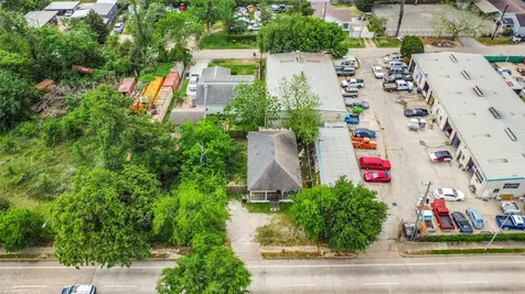 4817 Pinemont Drive Houston TX 77092