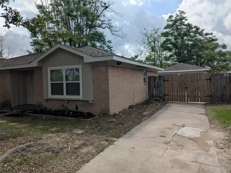 5737 Alvarado Drive Houston TX 77035