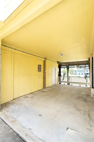 1319 Maui Drive Tiki Island TX 77554