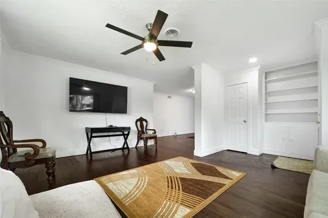 4713 Kinglet Street Houston TX 77035