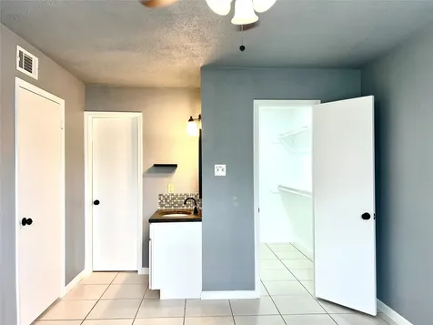 2750 Holly Hall Street 605 Houston TX 77054