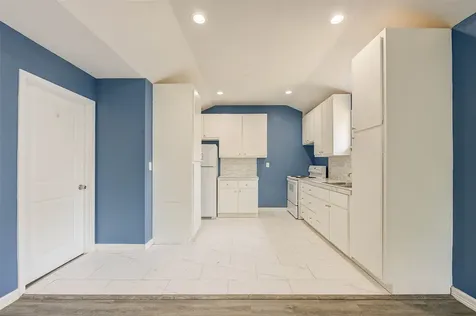 8709 Knox Street B Houston TX 77088