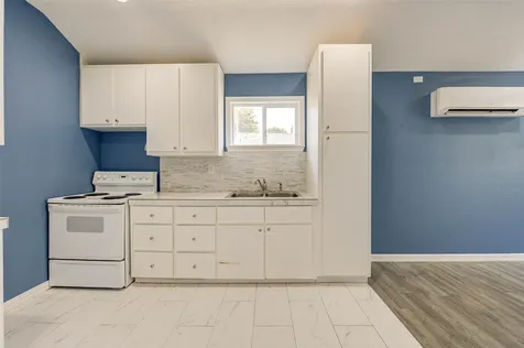 8709 Knox Street B Houston TX 77088