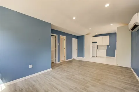 8709 Knox Street B Houston TX 77088