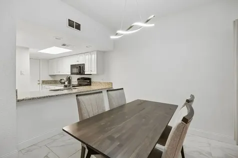 2601 Augusta Drive 14 Houston TX 77057