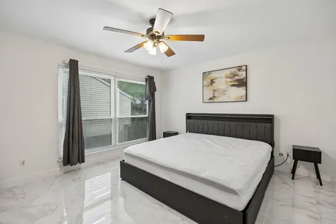 2601 Augusta Drive 14 Houston TX 77057
