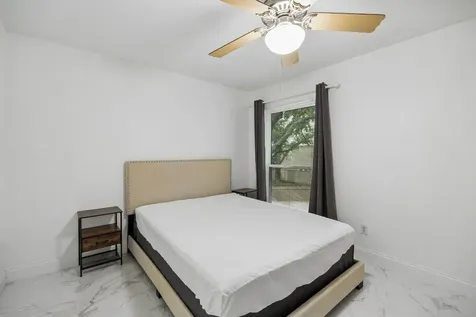 2601 Augusta Drive 14 Houston TX 77057
