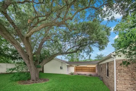 11038 Waxwing Street Houston TX 77035