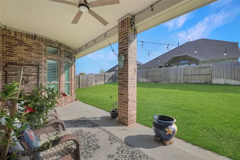 1014 Lakemont Bend Lane Pinehurst TX 77362