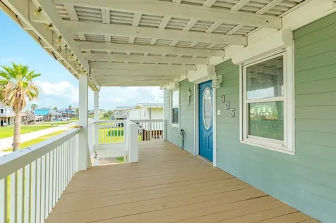 805 Seashell Drive Surfside Beach TX 77541