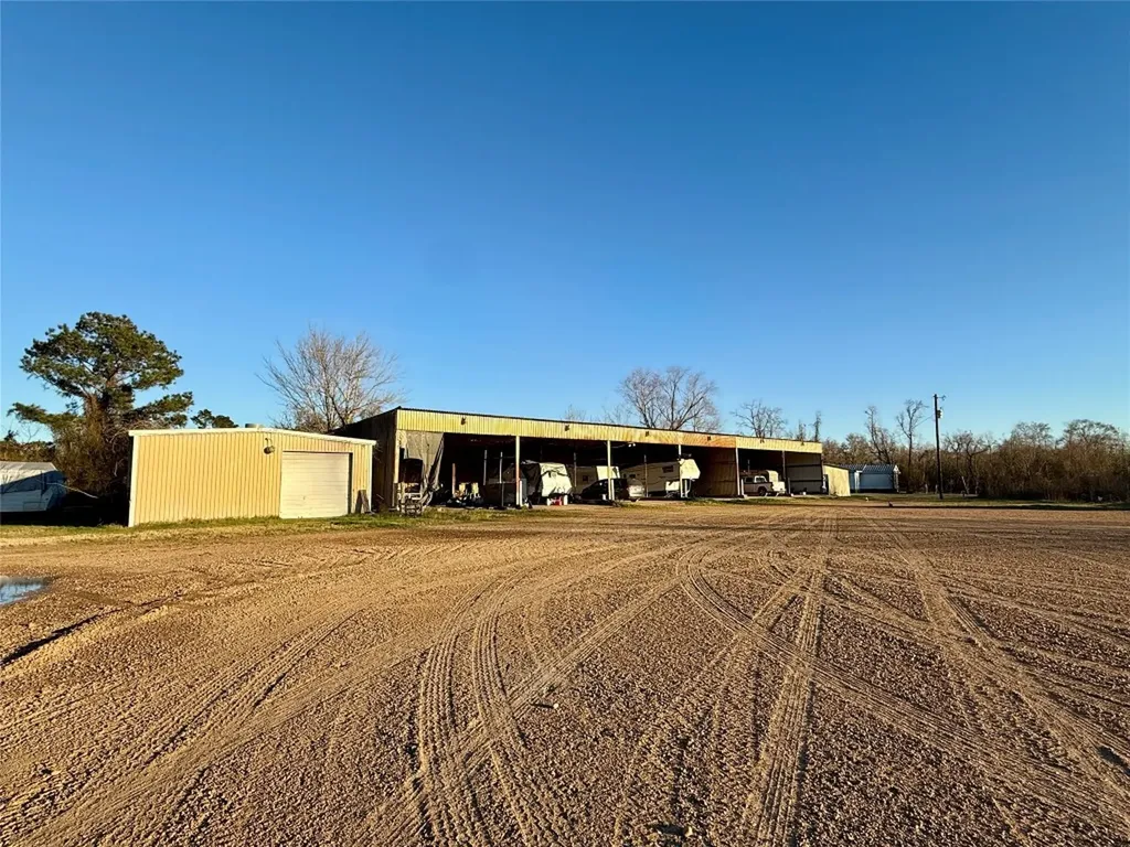 8711 Fm-787 Cleveland TX 77327