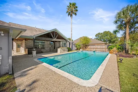 1305 Buttonwood Drive Friendswood TX 77546