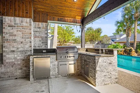 1305 Buttonwood Drive Friendswood TX 77546
