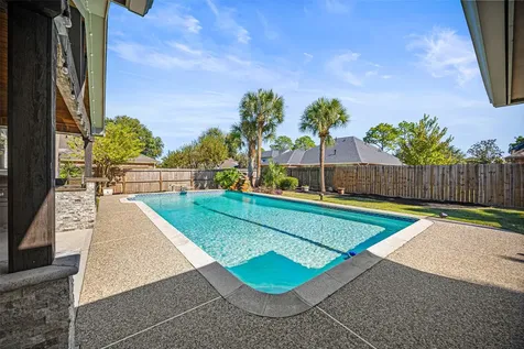 1305 Buttonwood Drive Friendswood TX 77546