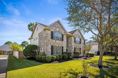 1305 Buttonwood Drive Friendswood TX 77546