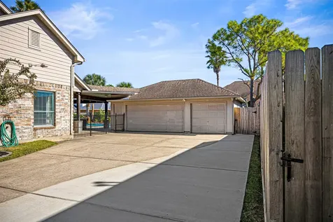 1305 Buttonwood Drive Friendswood TX 77546