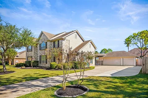 1305 Buttonwood Drive Friendswood TX 77546