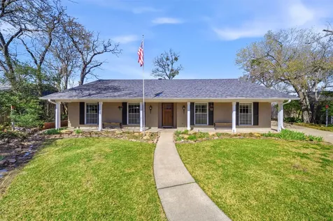 2705 Wood Cliff Court College Station TX 77845