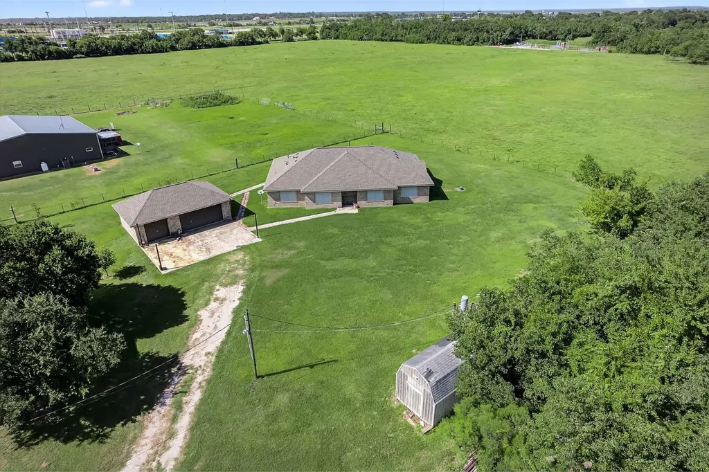 329 Gou Hole Road Cove TX 77523