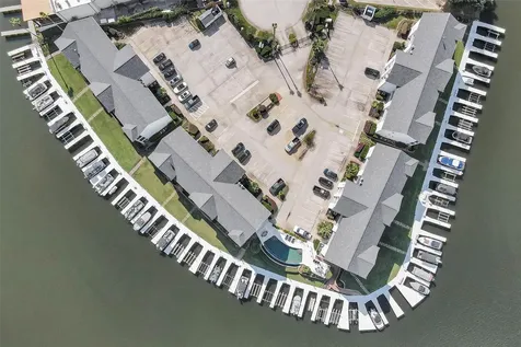 168 Lake Point Boulevard 104 Montgomery TX 77356