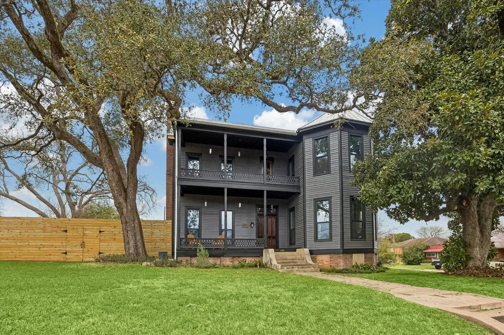 602 S Market Street Brenham TX 77833