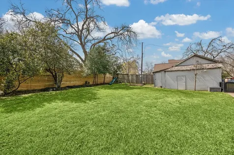 602 S Market Street Brenham TX 77833